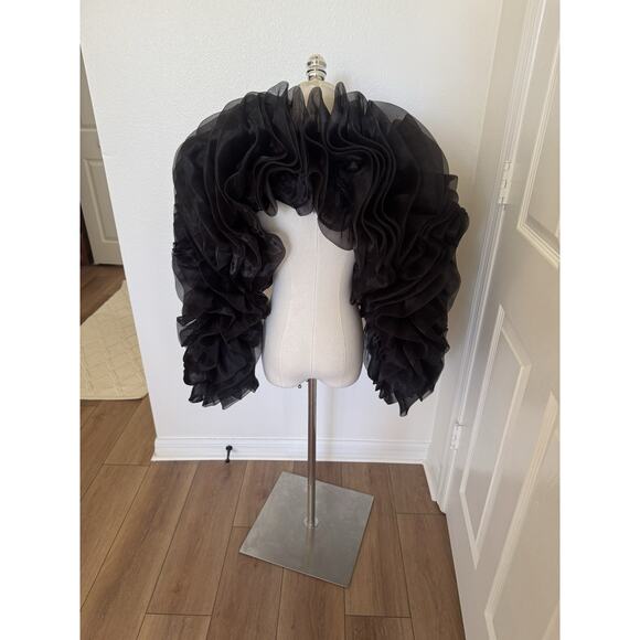 By Anthropologie Ruffle Drama Sleeve Shrug Black NWT One Size Statement Runway - Picture 13 of 16